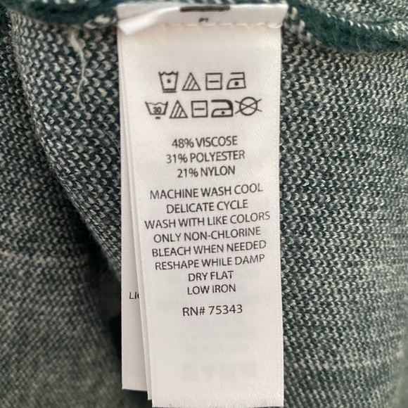 Tahari Dark Green Plaid Sweater - Picture 4 of 6